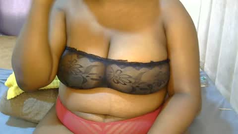 PRETTY BUMS online show from July 31, 12:22 pm
