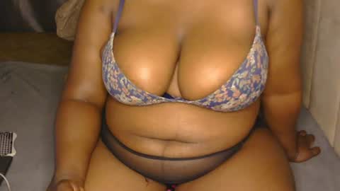 PRETTY BUMS online show from August 9, 11:28 pm