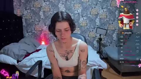 pretty_cristal22 online show from August 5, 1:25 am