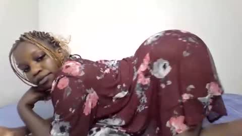 pretty_curvy99 online show from July 28, 7:14 am