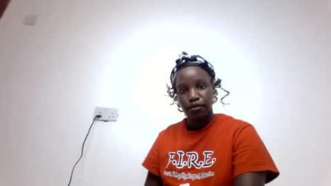 pretty_curvy99 online show from August 15, 9:57 am
