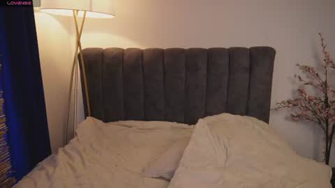 pretty_goddess online show from July 11, 8:37 pm