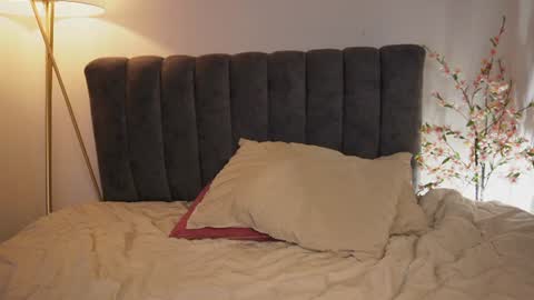 pretty_goddess online show from July 23, 10:34 pm