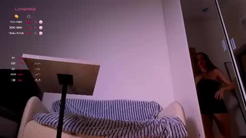 pretty_helga online show from July 17, 1:33 pm