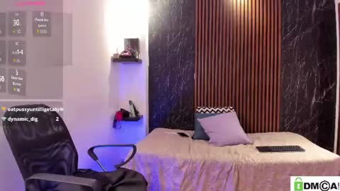 pretty_honey22 online show from August 6, 6:56 am