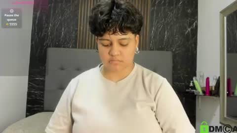 pretty_honey22 online show from August 13, 11:13 am