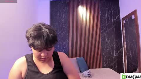pretty_honey22 online show from August 14, 3:43 am