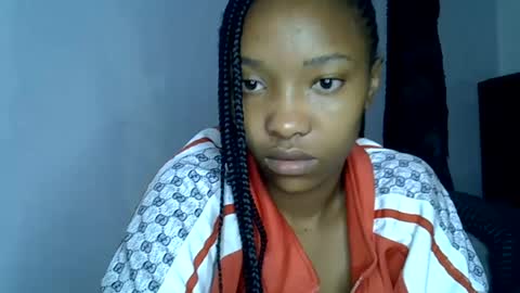 pretty jazminee online show from August 10, 2:35 am