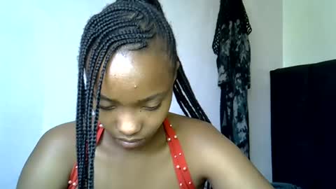 pretty jazminee online show from August 12, 9:00 am