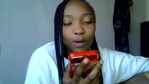 pretty jazminee online show from August 14, 5:00 am