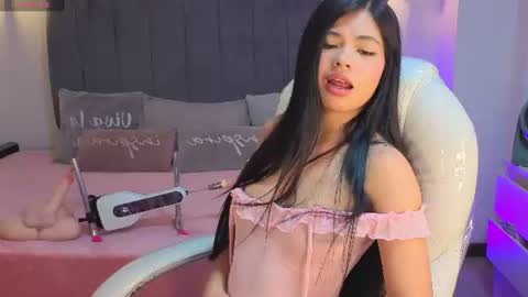 pretty online show from July 31, 4:30 am