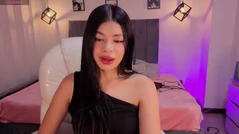 pretty online show from August 5, 1:47 am
