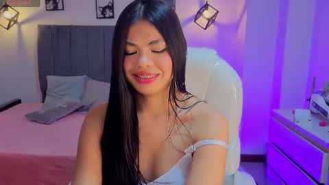 pretty online show from August 7, 4:23 am