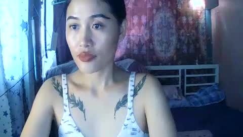 pretty_kat1998 online show from August 12, 1:08 am