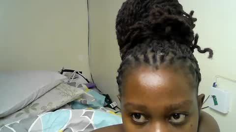pretty_kylah online show from August 10, 5:20 am