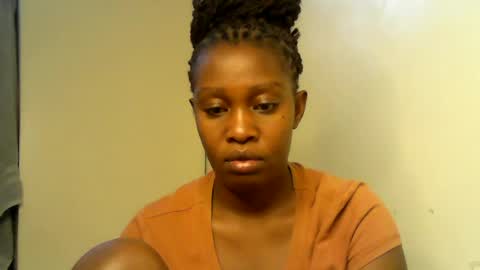 pretty_kylah online show from August 12, 6:16 am