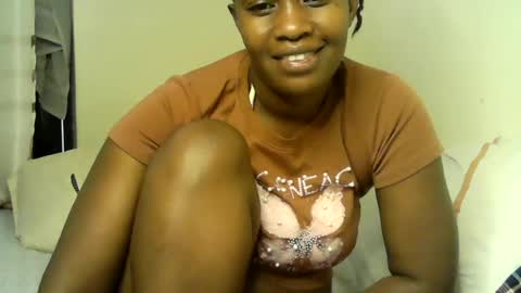 pretty_kylah online show from August 15, 6:17 am