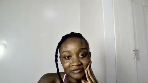 pretty luv1 online show from June 12, 9:33 pm