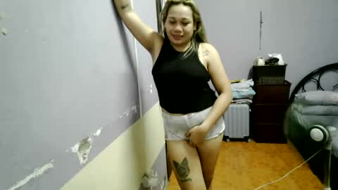pretty_lyn08 online show from July 15, 7:15 pm