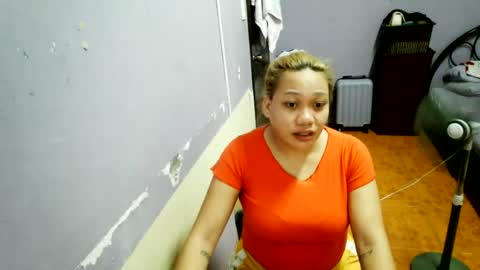 pretty_lyn08 online show from July 17, 5:13 pm