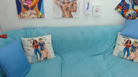 pretty_malika online show from August 14, 1:48 pm