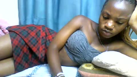 pretty_neemaa online show from August 11, 4:14 am