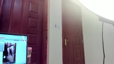 pretty_peshy online show from August 13, 8:12 pm