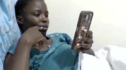 pretty_petite_ebony online show from July 31, 5:25 am