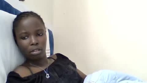 pretty_petite_ebony online show from August 6, 12:37 pm