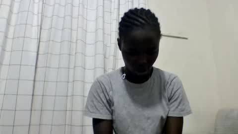 pretty_petite_ebony online show from August 9, 12:33 am