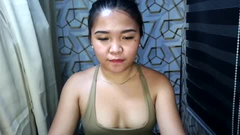 pretty_pharsa online show from August 8, 4:40 pm