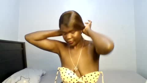 Pretty star1 online show from August 9, 1:01 pm