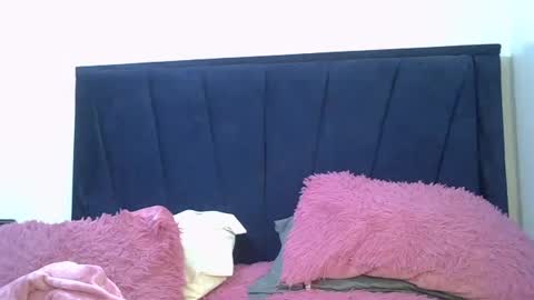 prettybamb online show from August 18, 5:35 am