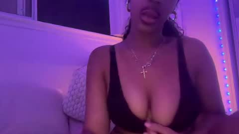 prettyblackgal online show from July 25, 4:27 am