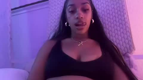 prettyblackgal online show from August 1, 7:03 am