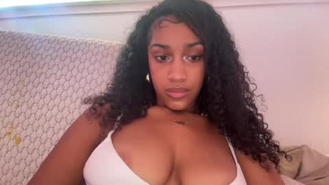 prettyblackgal online show from August 4, 11:24 pm