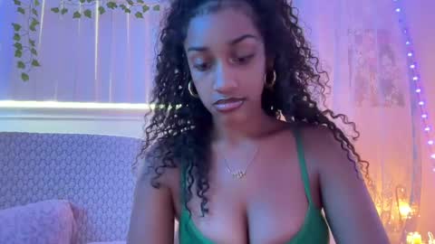 prettyblackgal online show from August 11, 12:01 am