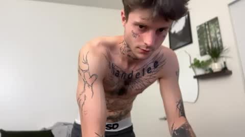 pretty boy online show from August 1, 4:29 am