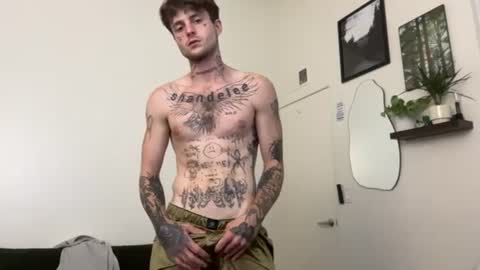 pretty boy online show from August 4, 3:47 am