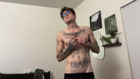 pretty boy online show from August 12, 7:43 am