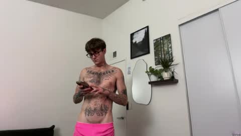 pretty boy online show from August 14, 8:07 am