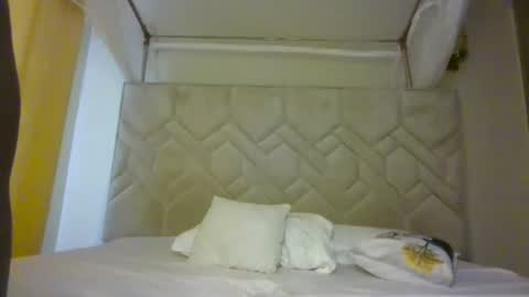 prettydulce online show from July 29, 11:06 am