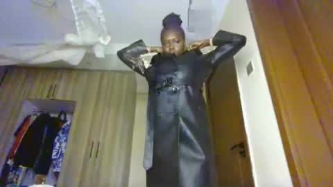 prettydulce online show from July 29, 11:34 pm
