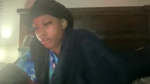 prettyfacefemale online show from June 12, 3:35 am