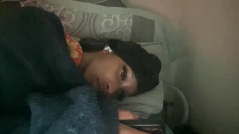 prettyfacefemale online show from June 13, 7:27 am
