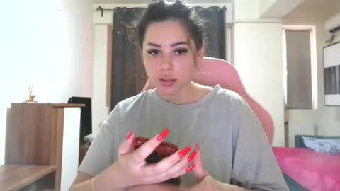 prettyjulliette online show from July 20, 12:19 pm
