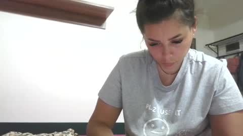 prettyjulliette online show from August 14, 6:00 pm