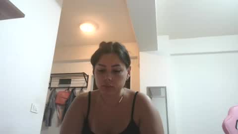 prettyjulliette online show from August 14, 9:51 pm