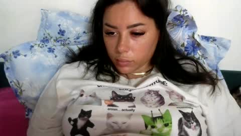 prettyjulliette online show from August 16, 8:24 pm