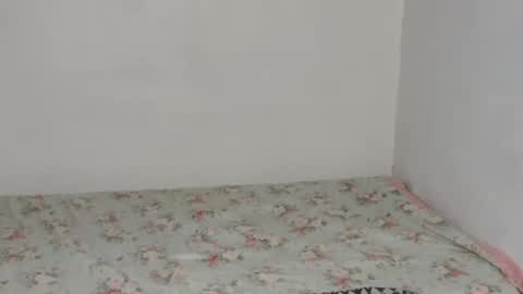 prettylittle_lady online show from August 12, 4:48 am